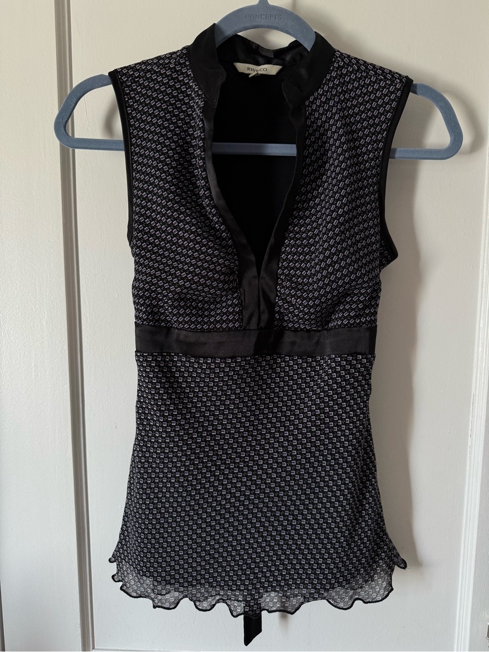 RW&CO Black, White & Purple Sleeveless Satin-Trim Tie-Up Blouse Shirt Tank Top